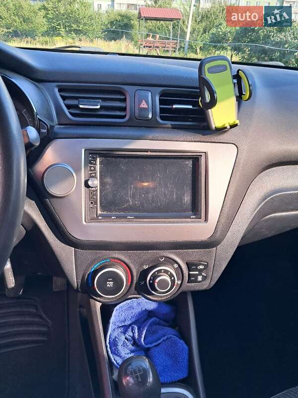 Седан Kia Rio 2013 в Сумах