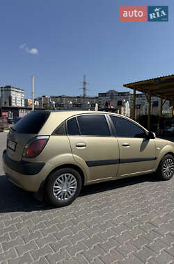 Хэтчбек Kia Rio 2008 в 