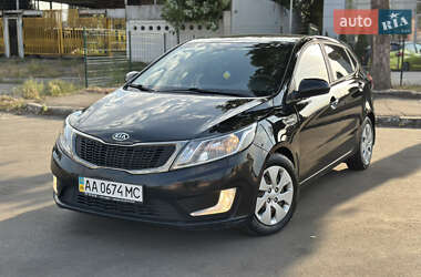 Хэтчбек Kia Rio 2012 в Киеве