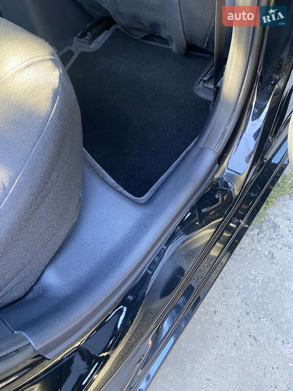 Седан Kia Rio 2017 в Лубнах