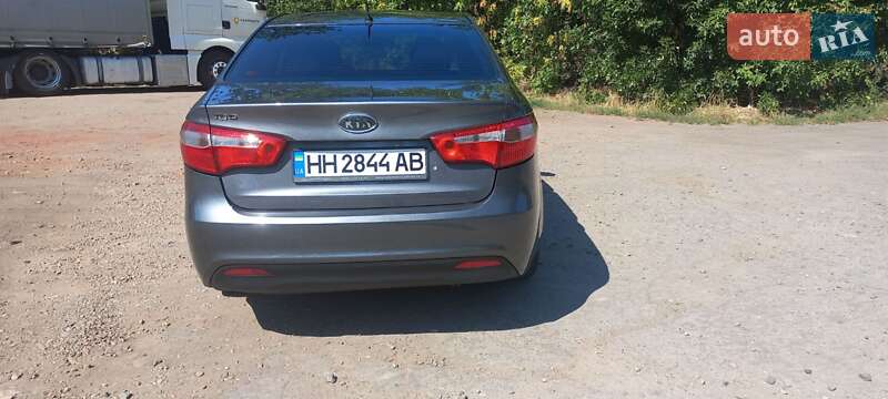 Седан Kia Rio 2011 в Кривом Роге