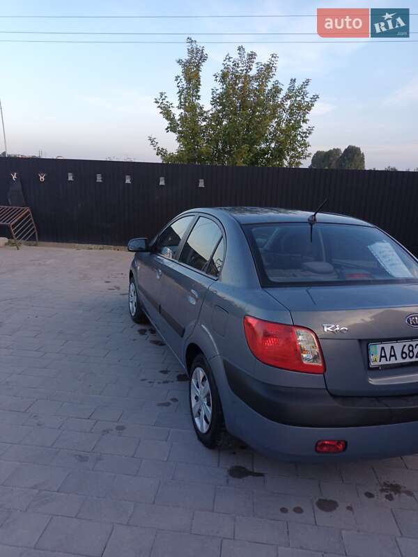 Седан Kia Rio 2006 в Тернополе