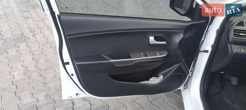 Седан Kia Rio 2012 в Хмельницькому