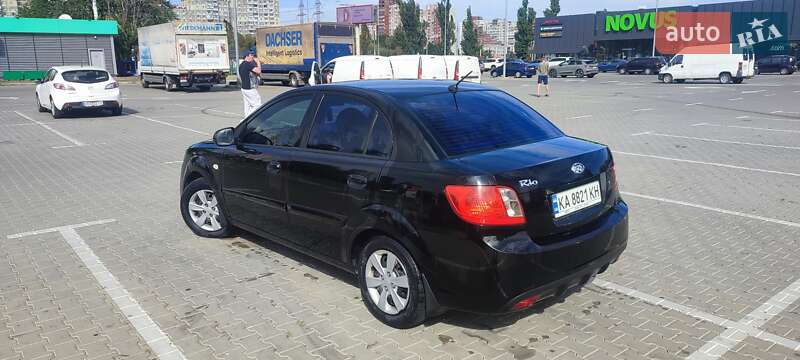 Седан Kia Rio 2011 в Києві