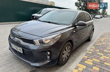 Хэтчбек Kia Rio 2017 в Киеве