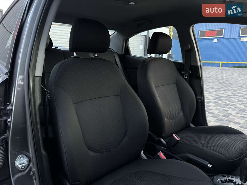 Седан Kia Rio 2012 в Одессе