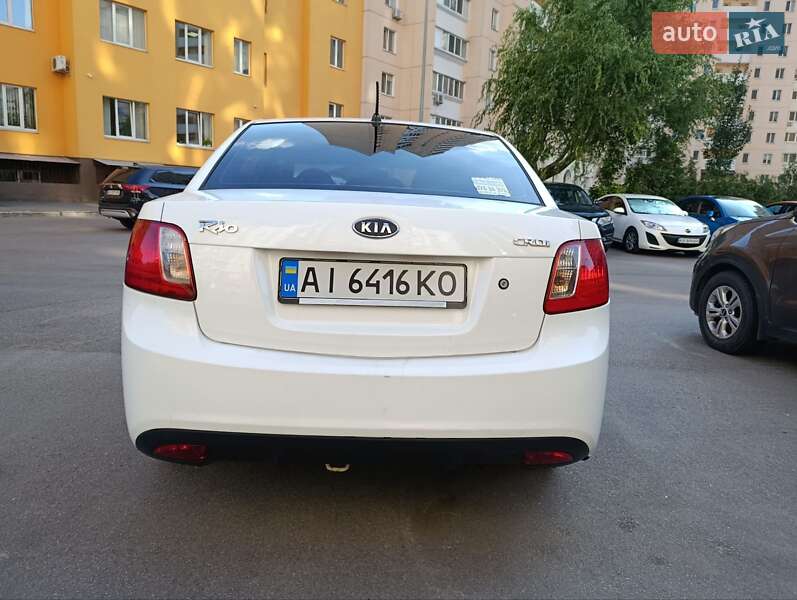 Седан Kia Rio 2010 в Броварах