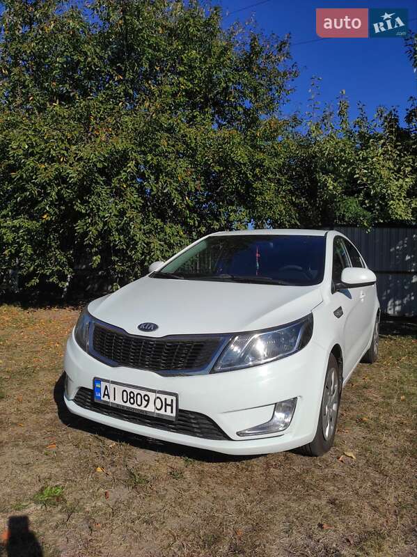 Седан Kia Rio 2013 в Нежине