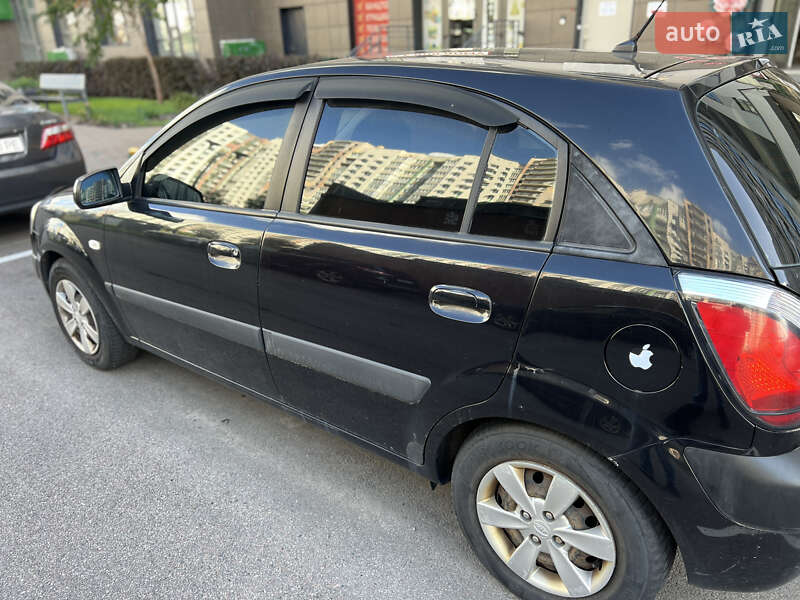 Хэтчбек Kia Rio 2007 в Киеве