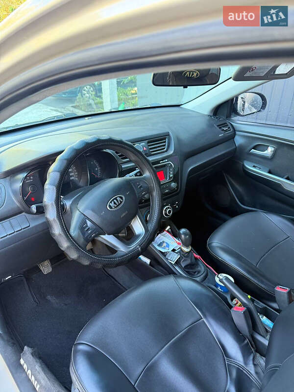 Седан Kia Rio 2013 в Первомайске