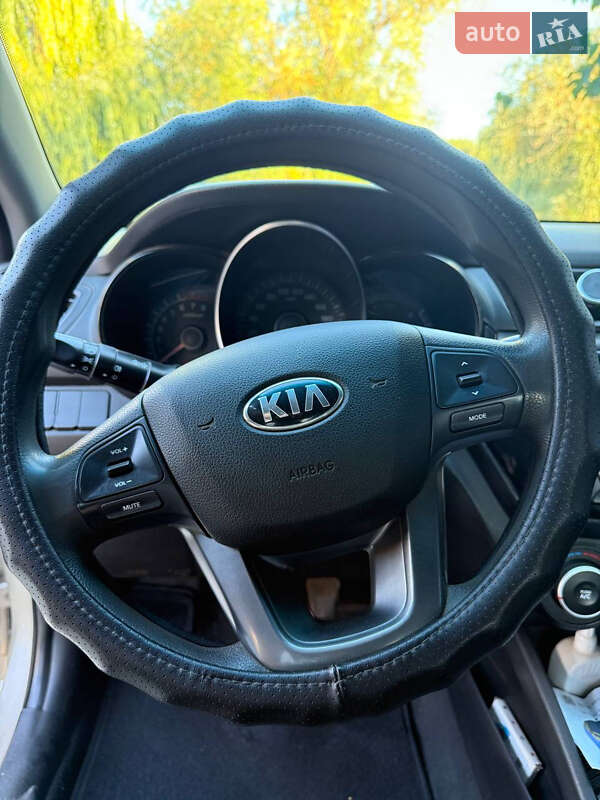 Седан Kia Rio 2013 в Первомайске