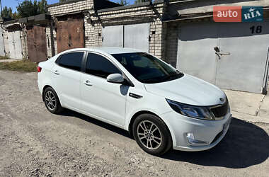 Седан Kia Rio 2012 в Днепре