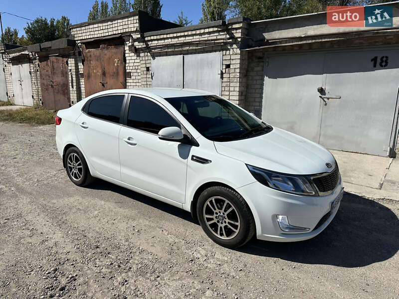 Седан Kia Rio 2012 в 