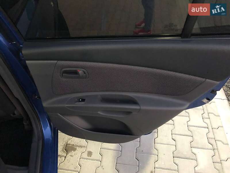 Хетчбек Kia Rio 2006 в Луцьку