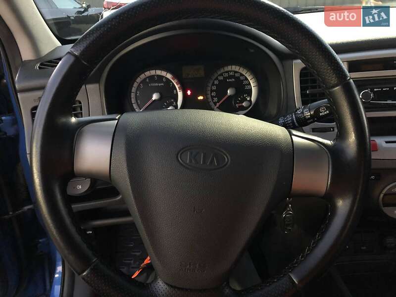 Хетчбек Kia Rio 2006 в Луцьку