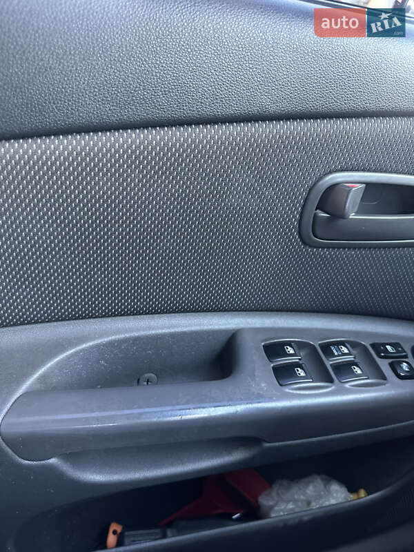 Хэтчбек Kia Rio 2006 в Рокитном фото 16 Хэтчбек Kia Rio 2006 в Рокитном