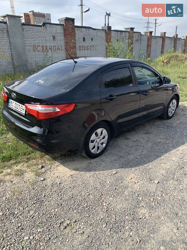 Седан Kia Rio 2013 в Львове