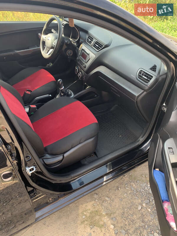 Седан Kia Rio 2013 в Львове