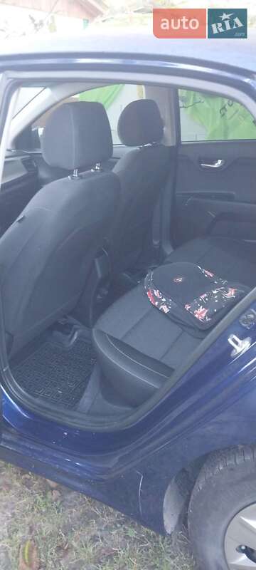 Седан Kia Rio 2018 в Киеве