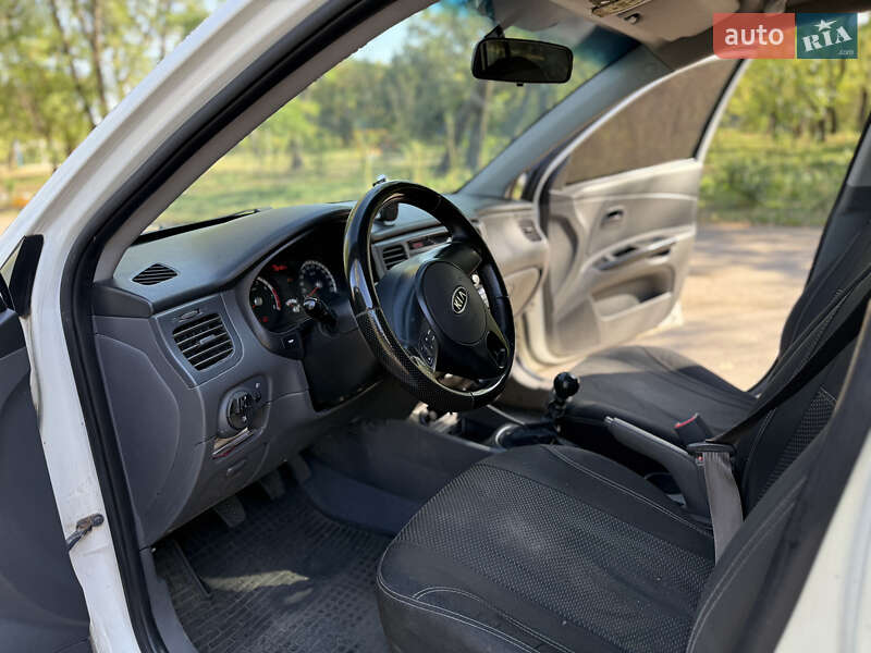 Хетчбек Kia Rio 2011 в Павлограді фото 8 Хетчбек Kia Rio 2011 в Павлограді