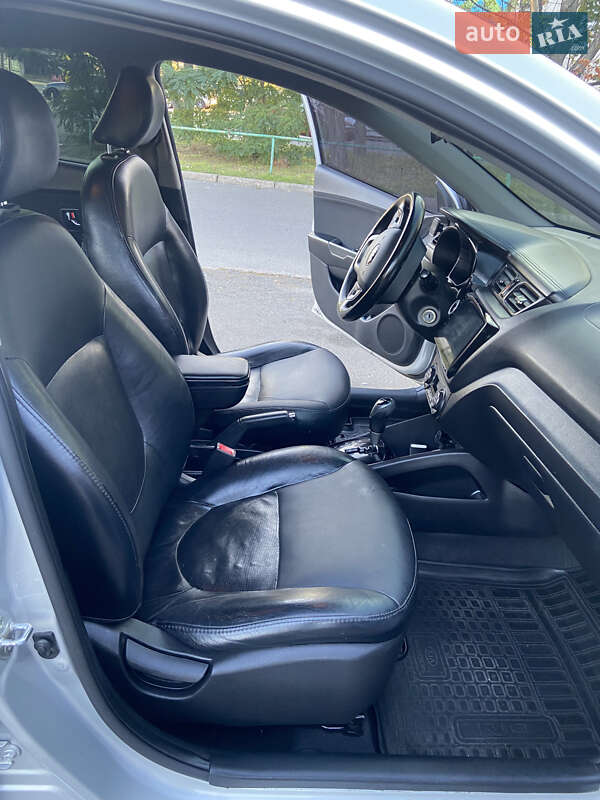 Седан Kia Rio 2013 в Киеве