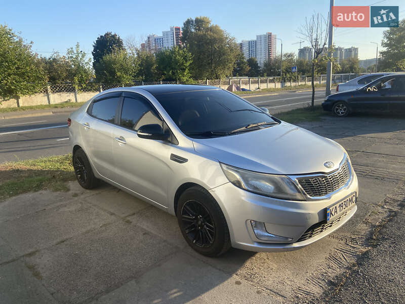 Седан Kia Rio 2013 в Киеве