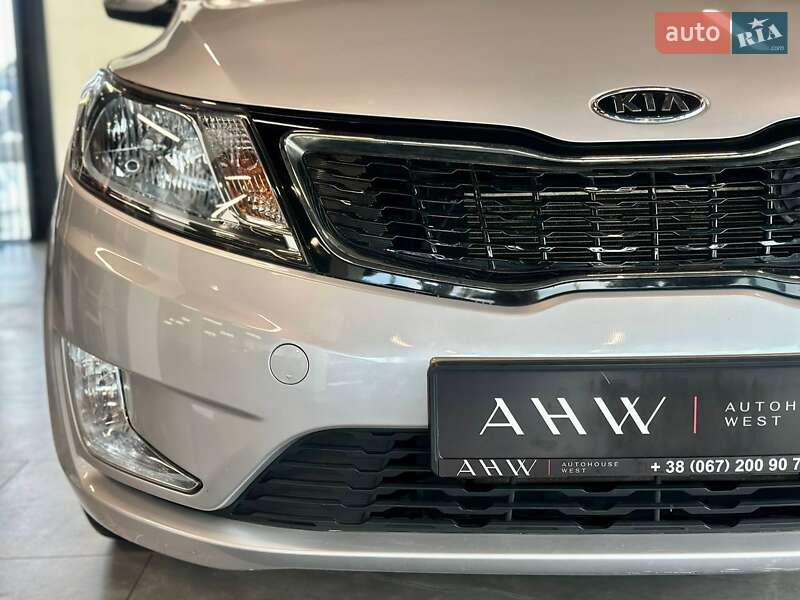 Седан Kia Rio 2012 в Львове