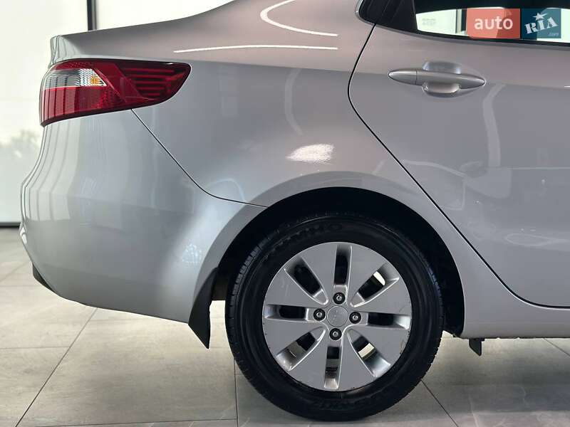 Седан Kia Rio 2012 в Львове