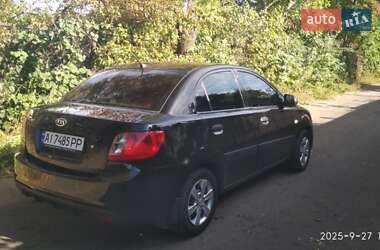 Седан Kia Rio 2010 в 