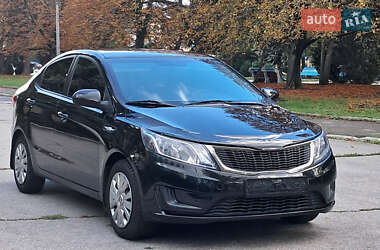 Седан Kia Rio 2012 в Жовтих Водах