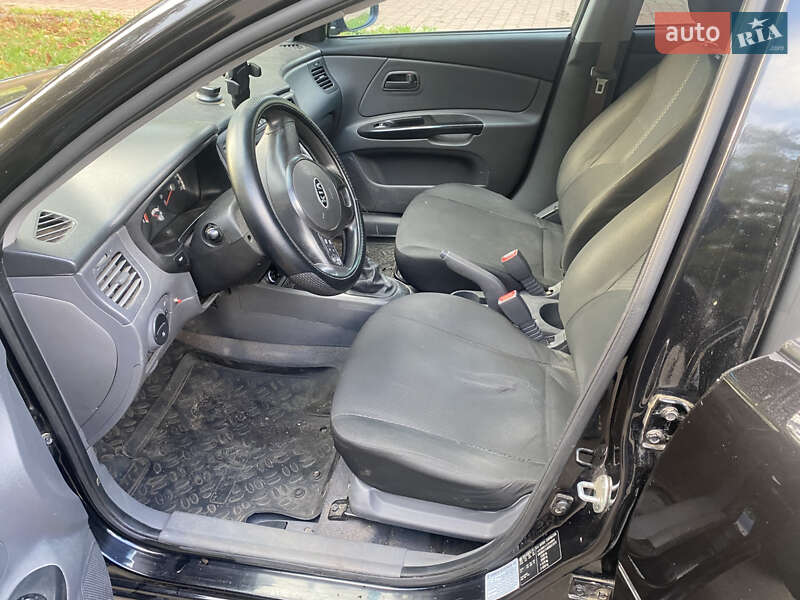 Седан Kia Rio 2011 в Киеве