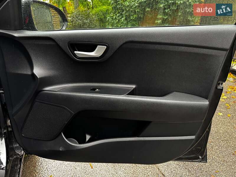 Хэтчбек Kia Rio 2018 в Киеве фото 29 Хэтчбек Kia Rio 2018 в Киеве