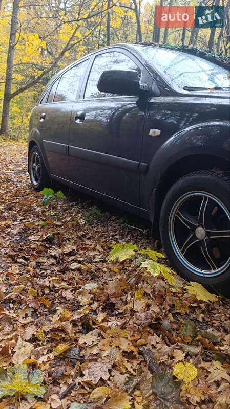 Хэтчбек Kia Rio 2006 в Сумах