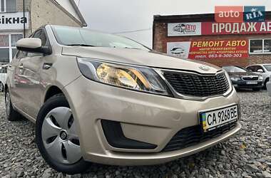 Седан Kia Rio 2012 в Смілі