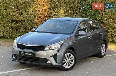 Седан Kia Rio 2021 в  фото 7 Седан Kia Rio 2021 в