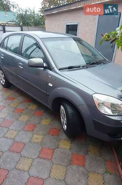 Хэтчбек Kia Rio 2006 в 