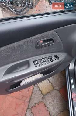 Хэтчбек Kia Rio 2006 в 