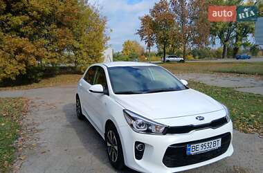 Хэтчбек Kia Rio 2017 в 