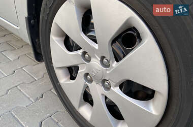 Седан Kia Rio 2014 в 