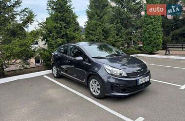 Седан Kia Rio 2017 в Киеве