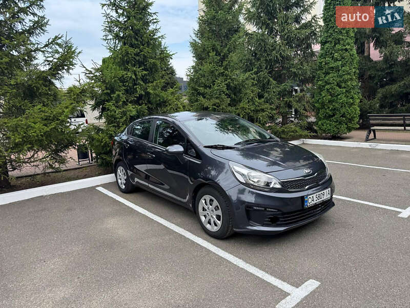 Седан Kia Rio 2017 в 