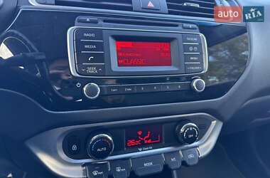 Седан Kia Rio 2016 в 