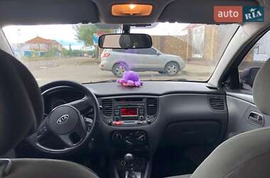 Седан Kia Rio 2011 в 