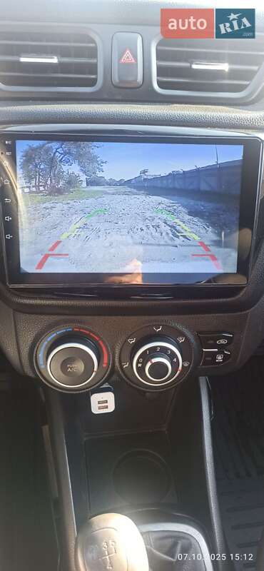 Седан Kia Rio 2011 в Кривом Роге