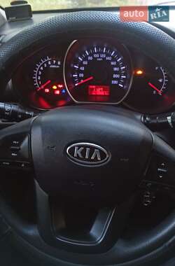 Седан Kia Rio 2011 в 