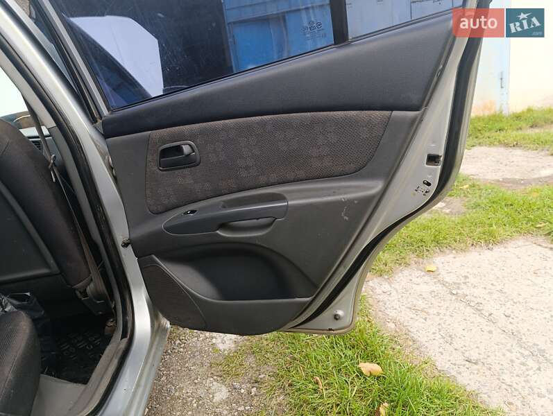 Хэтчбек Kia Rio 2008 в Сумах фото 19 Хэтчбек Kia Rio 2008 в Сумах