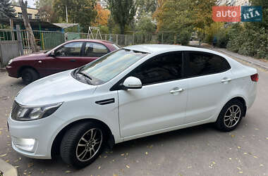 Седан Kia Rio 2012 в Дніпрі