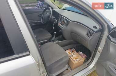 Хэтчбек Kia Rio 2008 в  фото 18 Хэтчбек Kia Rio 2008 в