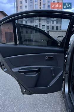 Седан Kia Rio 2010 в 