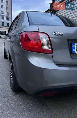 Седан Kia Rio 2010 в 